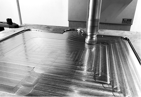 振動(dòng)篩篩分四溴雙酚A固體粉料使用現(xiàn)場(chǎng)