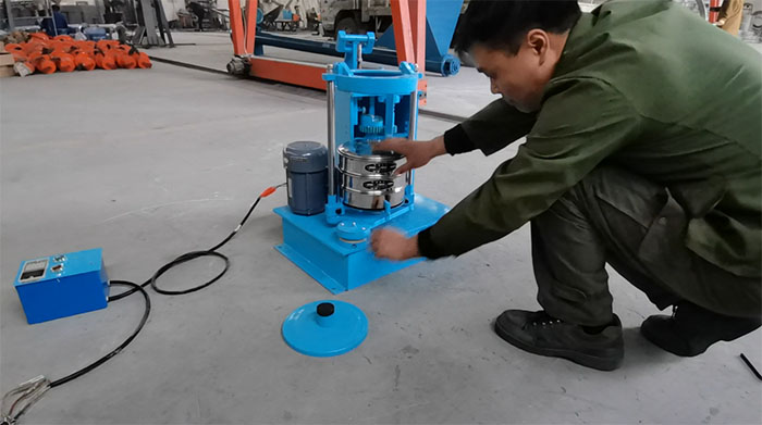 標(biāo)準(zhǔn)振篩機(jī)使用注意事項(xiàng)。